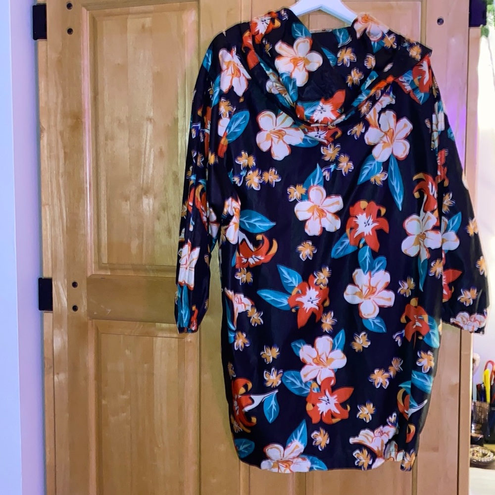 Windbreaker - Picture 2 of 2